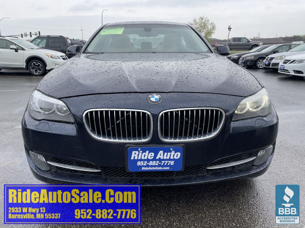 2013 BMW 5 Series Image 2