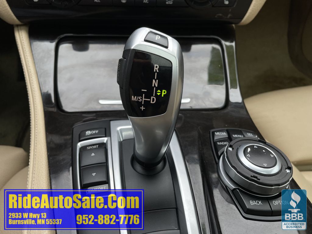 2013 BMW 5 Series Image 19