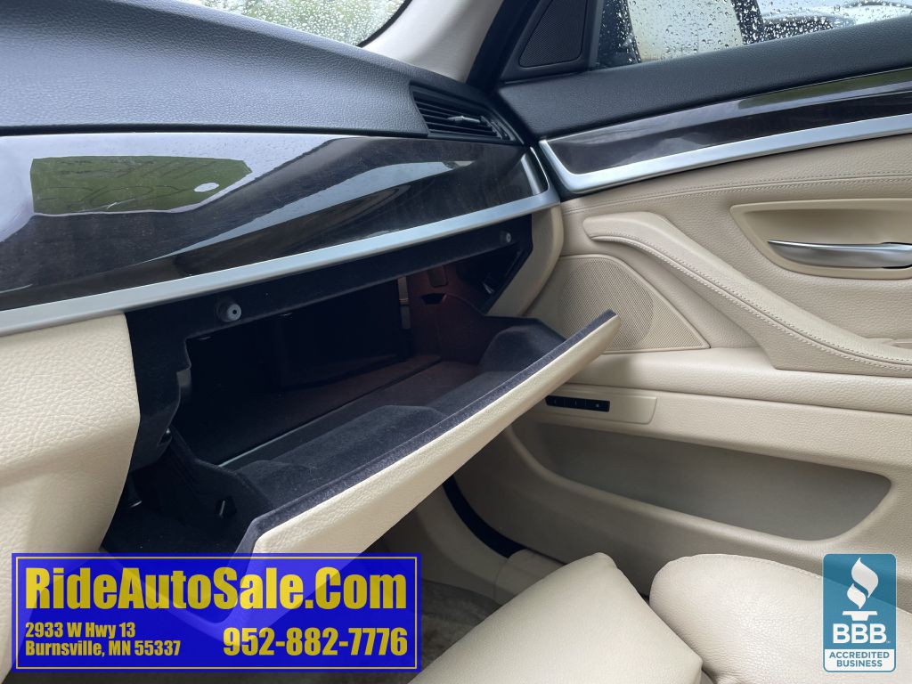2013 BMW 5 Series Image 38