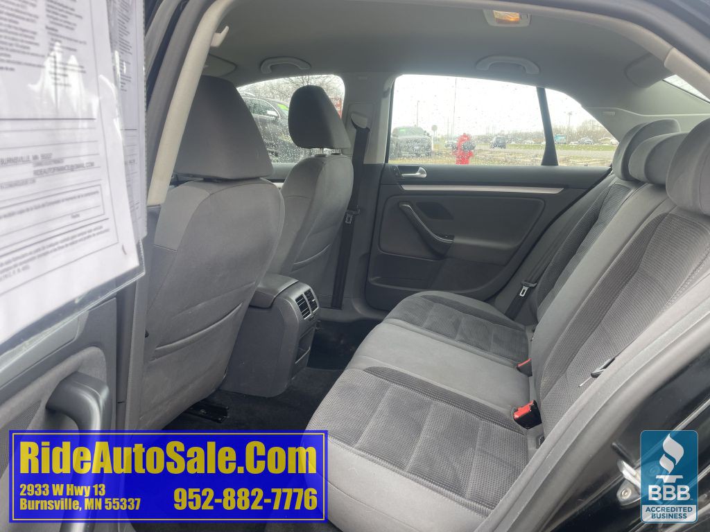 2009 Volkswagen Jetta Image 12