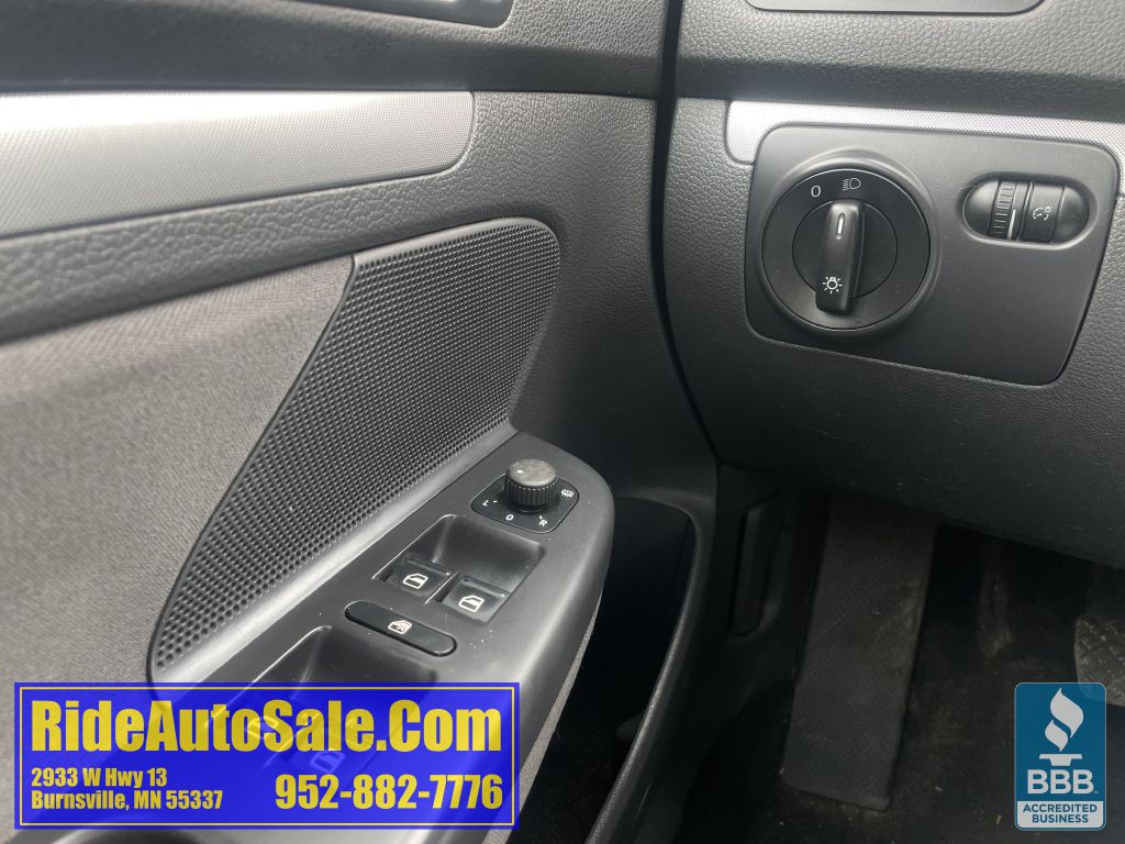 2009 Volkswagen Jetta Image 29