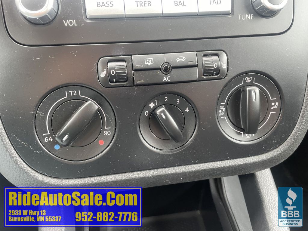 2009 Volkswagen Jetta Image 32