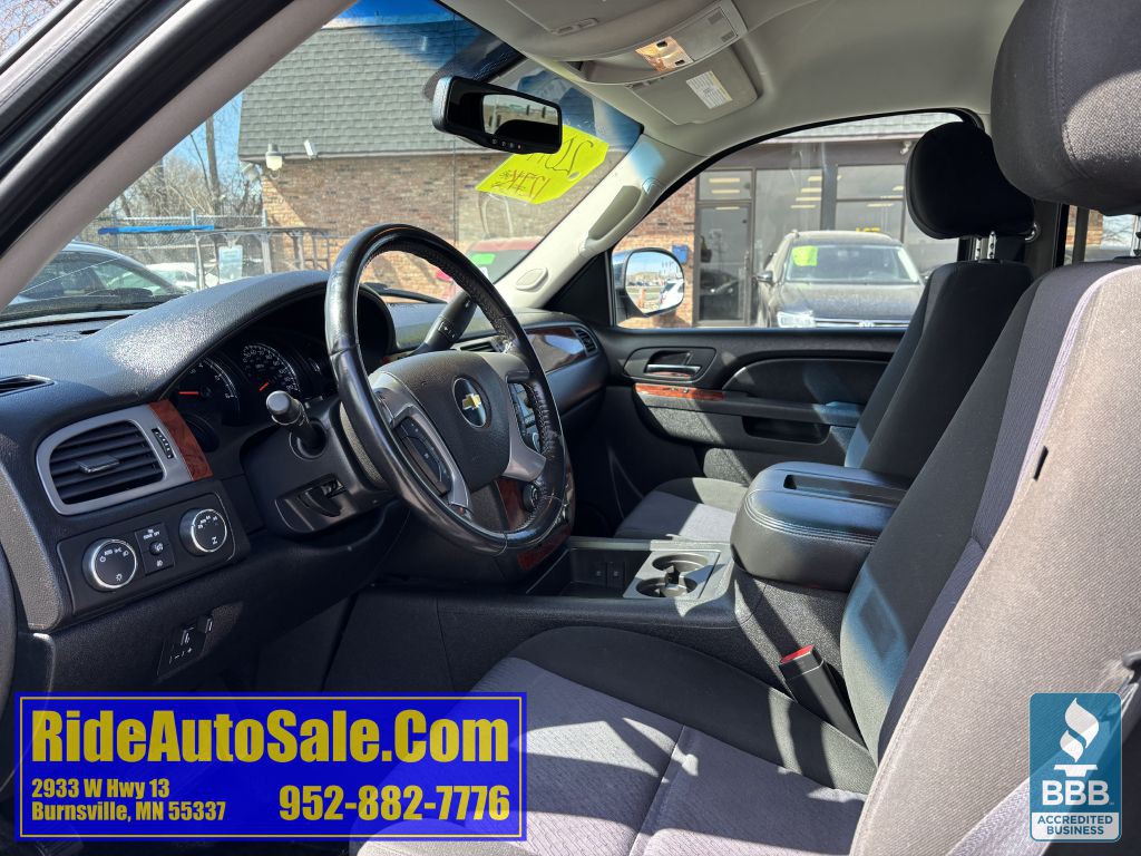 2011 Chevrolet Avalanche Image 10