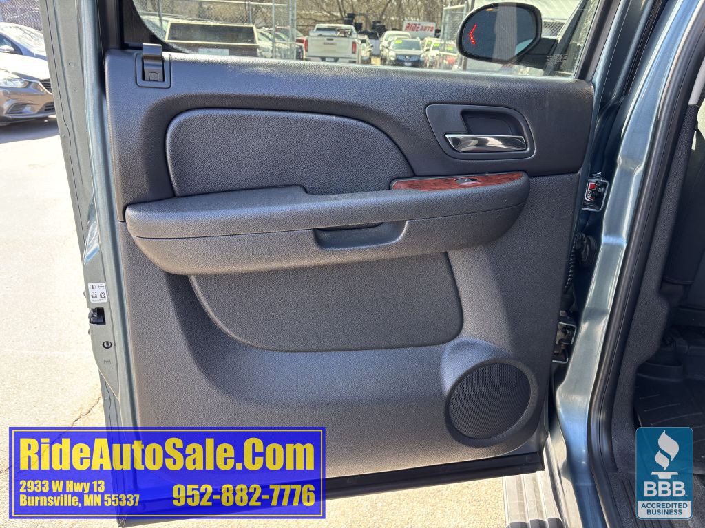 2011 Chevrolet Avalanche Image 11