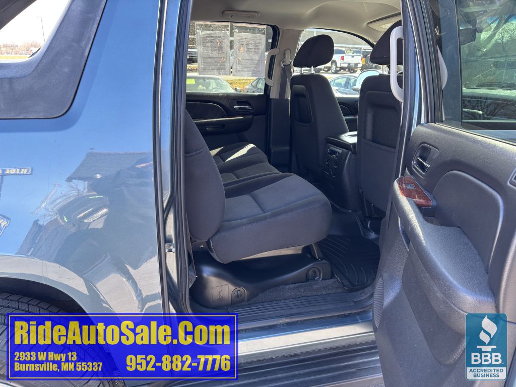 2011 Chevrolet Avalanche Image 16