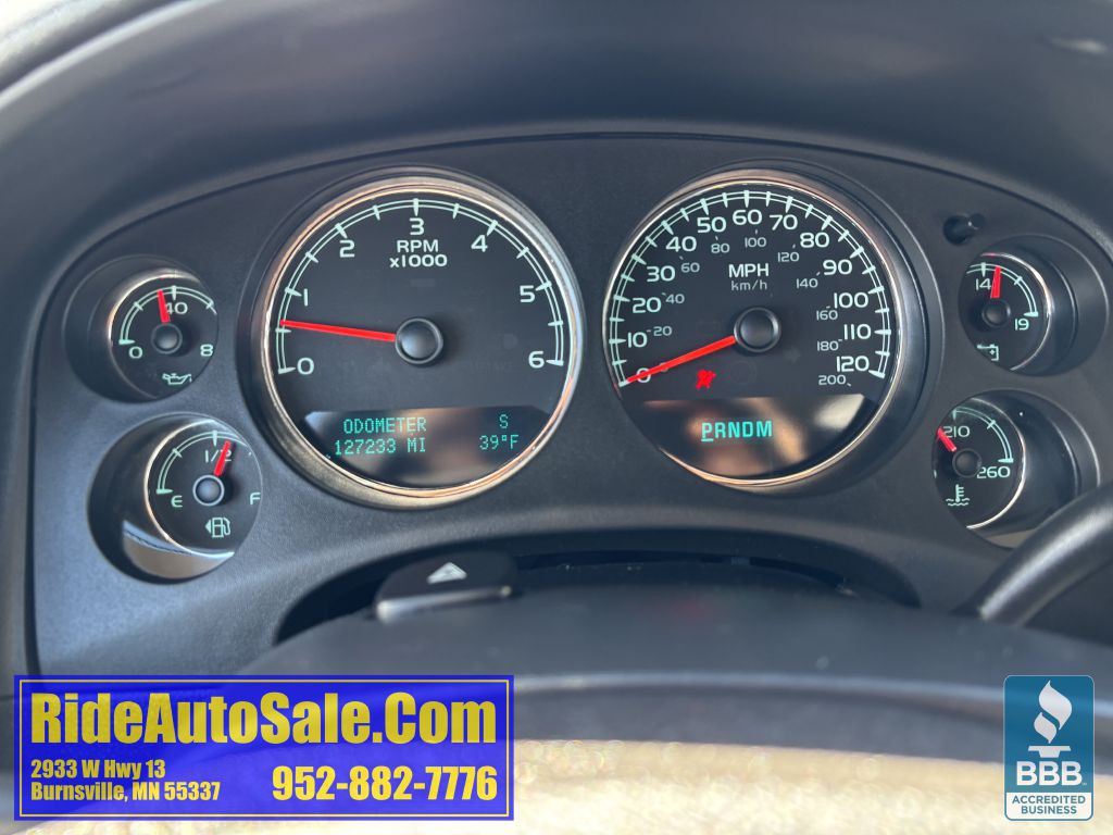 2011 Chevrolet Avalanche Image 17