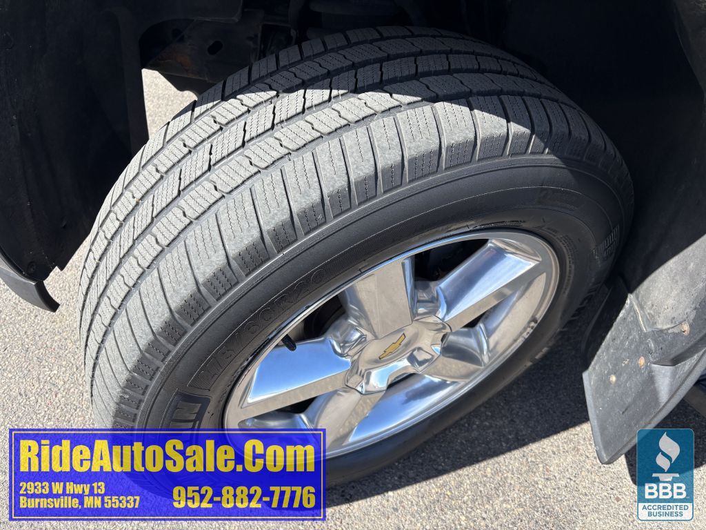 2011 Chevrolet Avalanche Image 24