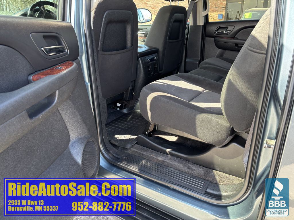 2011 Chevrolet Avalanche Image 25