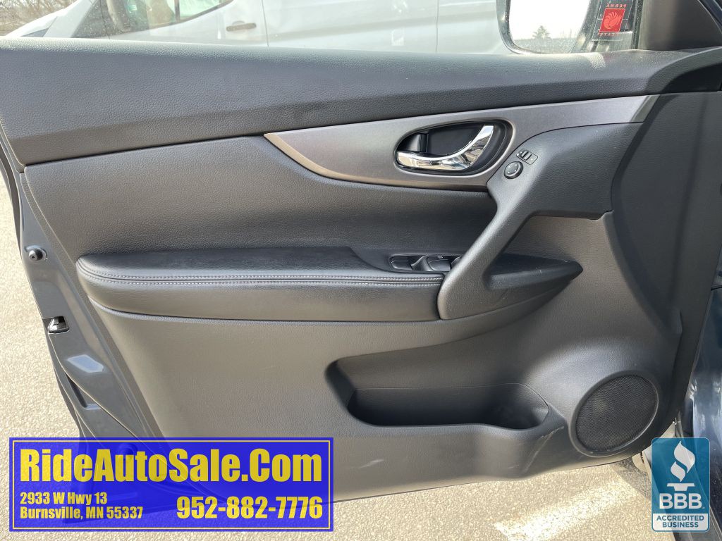 2015 Nissan Rogue Image 9