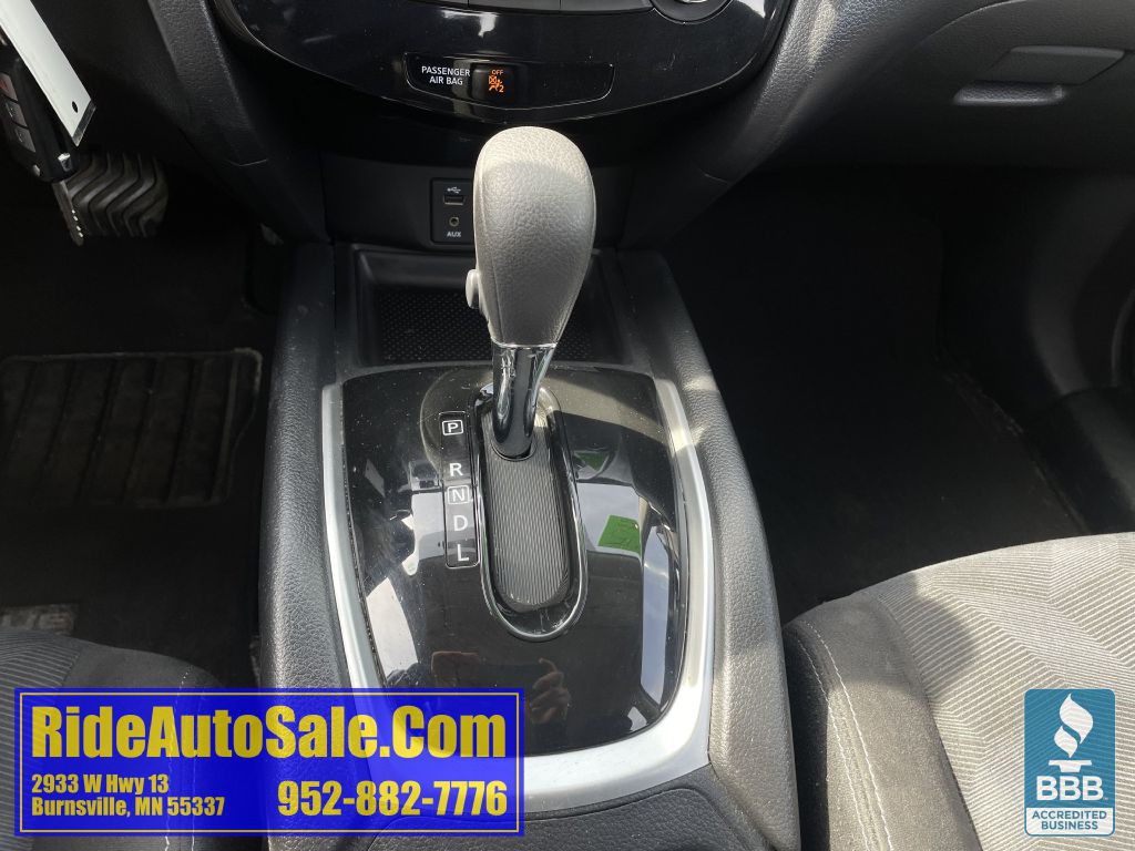 2015 Nissan Rogue Image 19