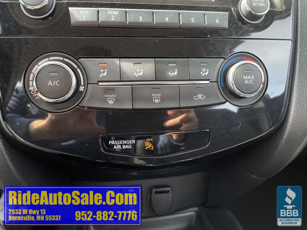 2015 Nissan Rogue Image 32