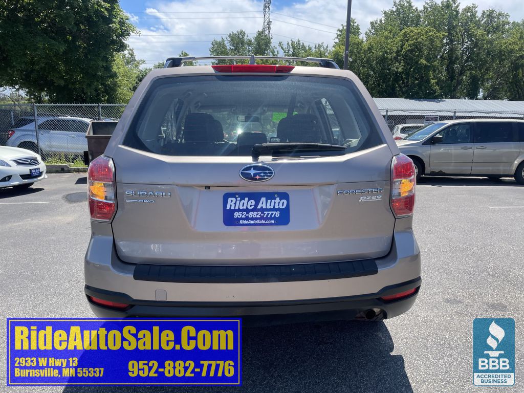 2016 Subaru Forester Image 6