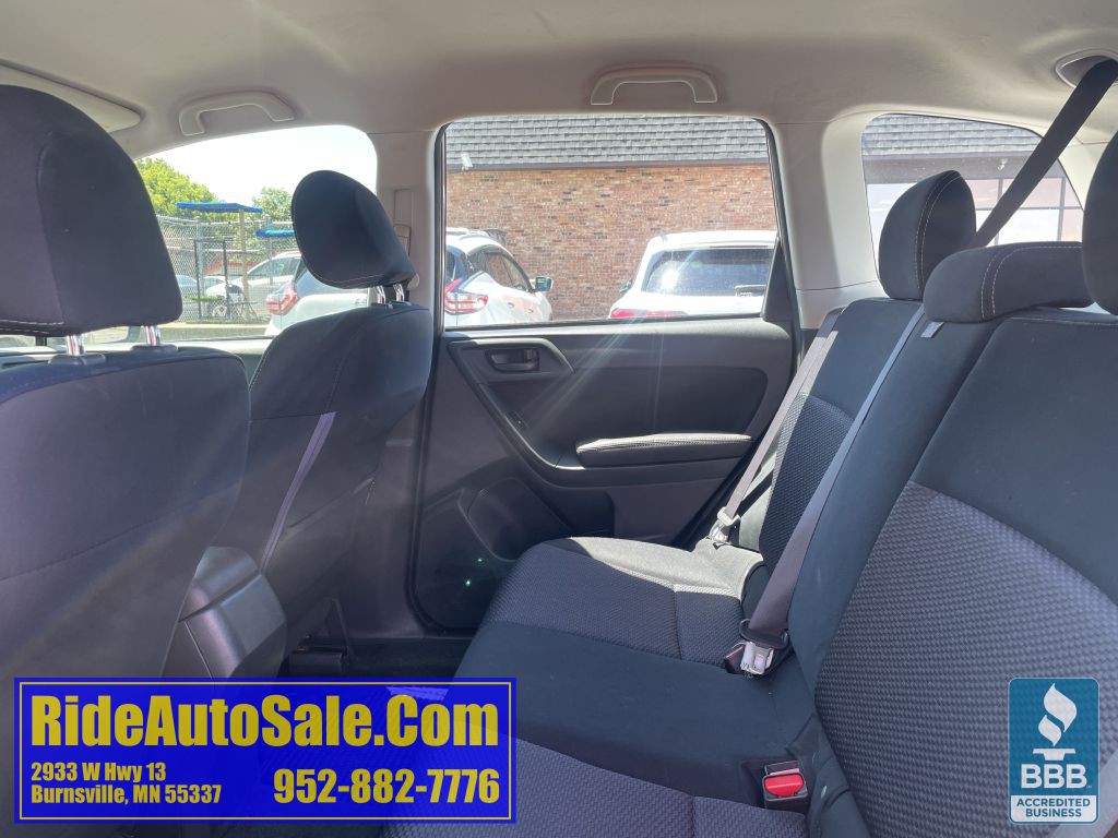 2016 Subaru Forester Image 12