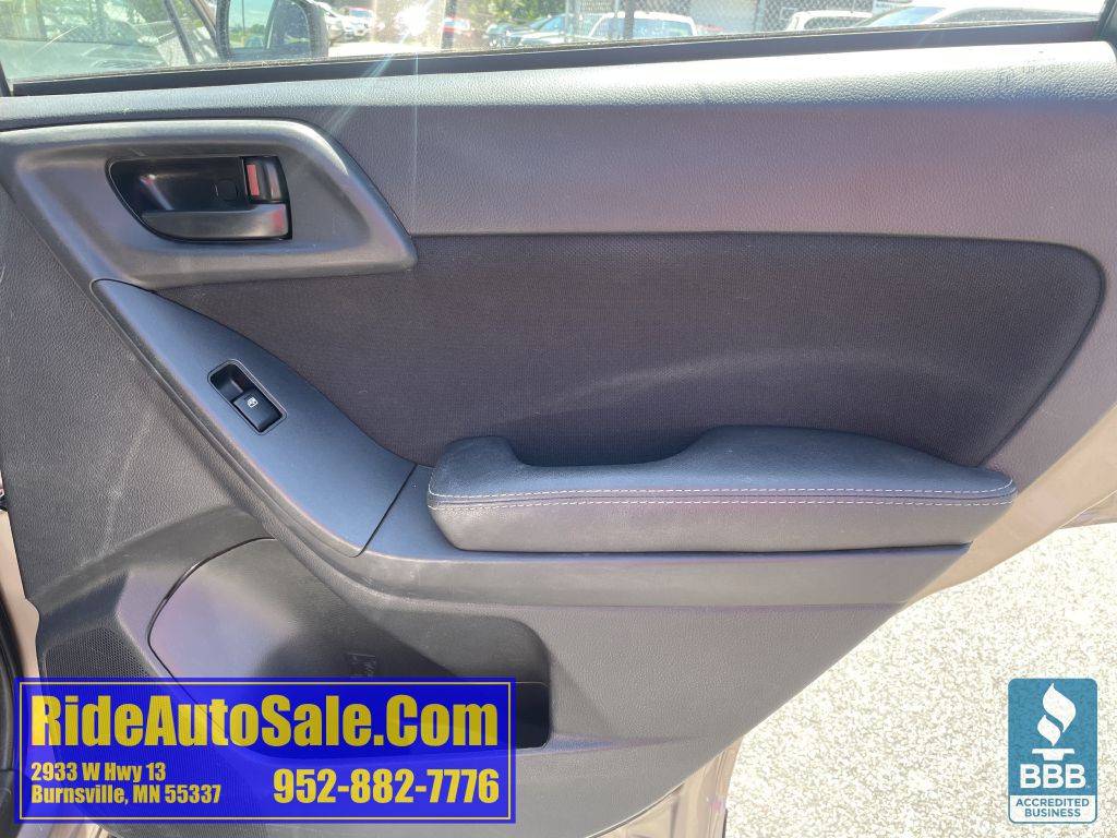 2016 Subaru Forester Image 15