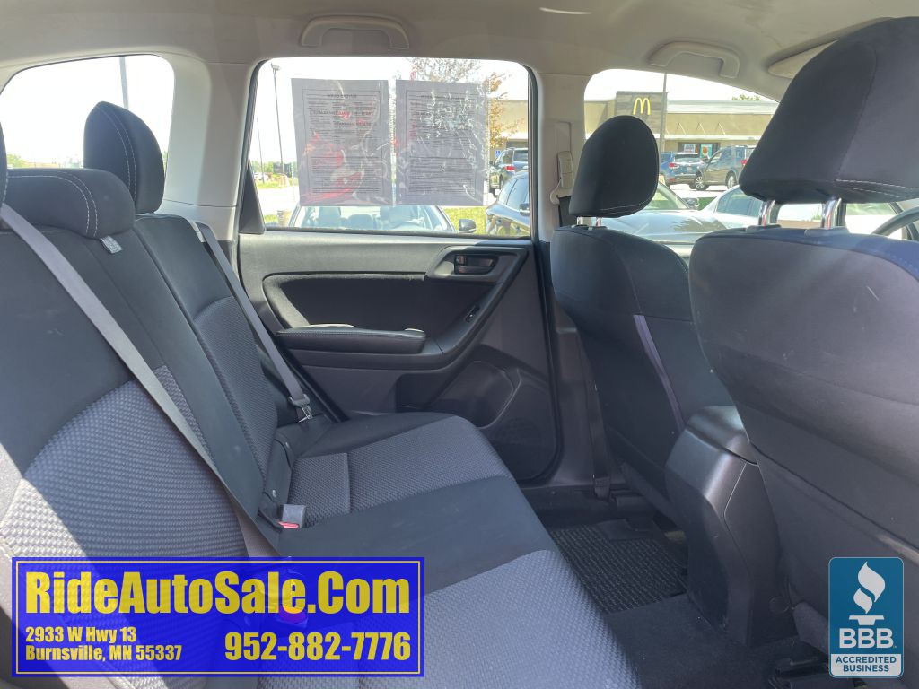 2016 Subaru Forester Image 16