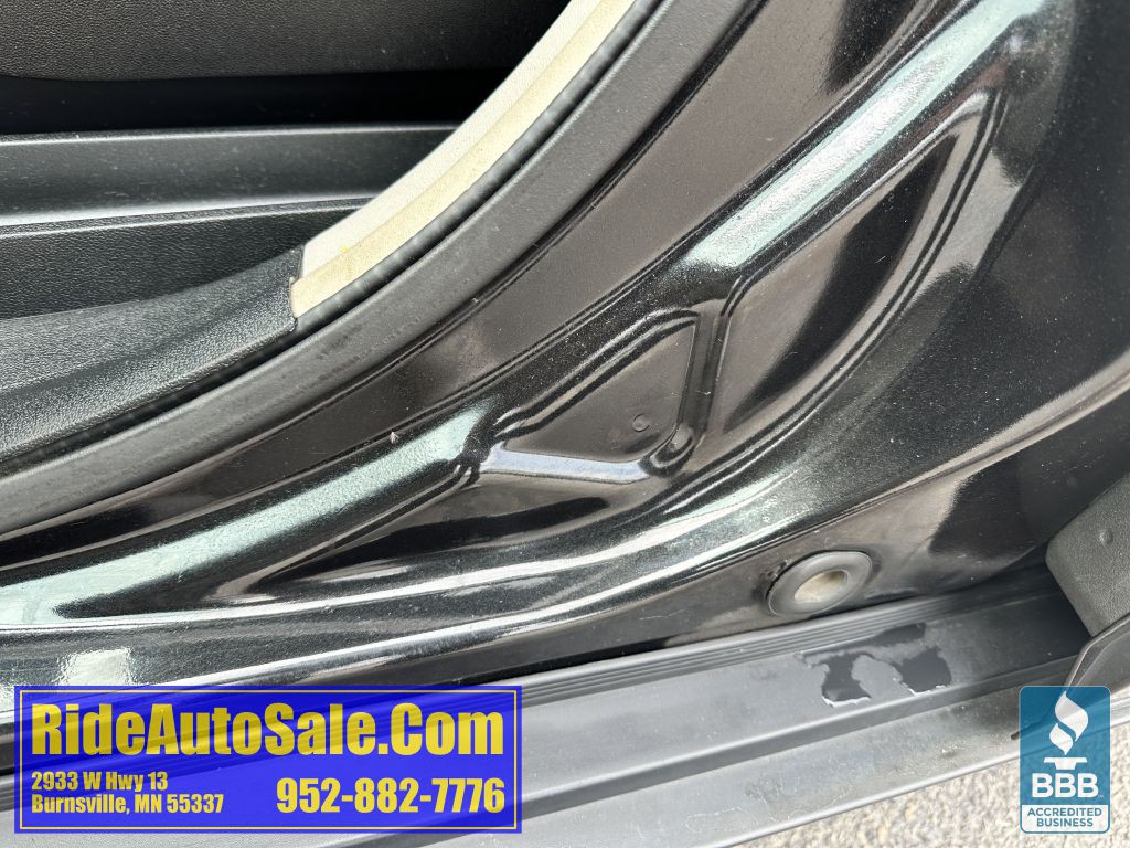 2012 Chrysler Town & Country Image 34