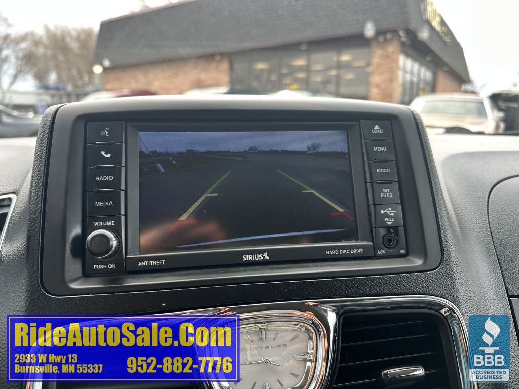 2012 Chrysler Town & Country Image 35