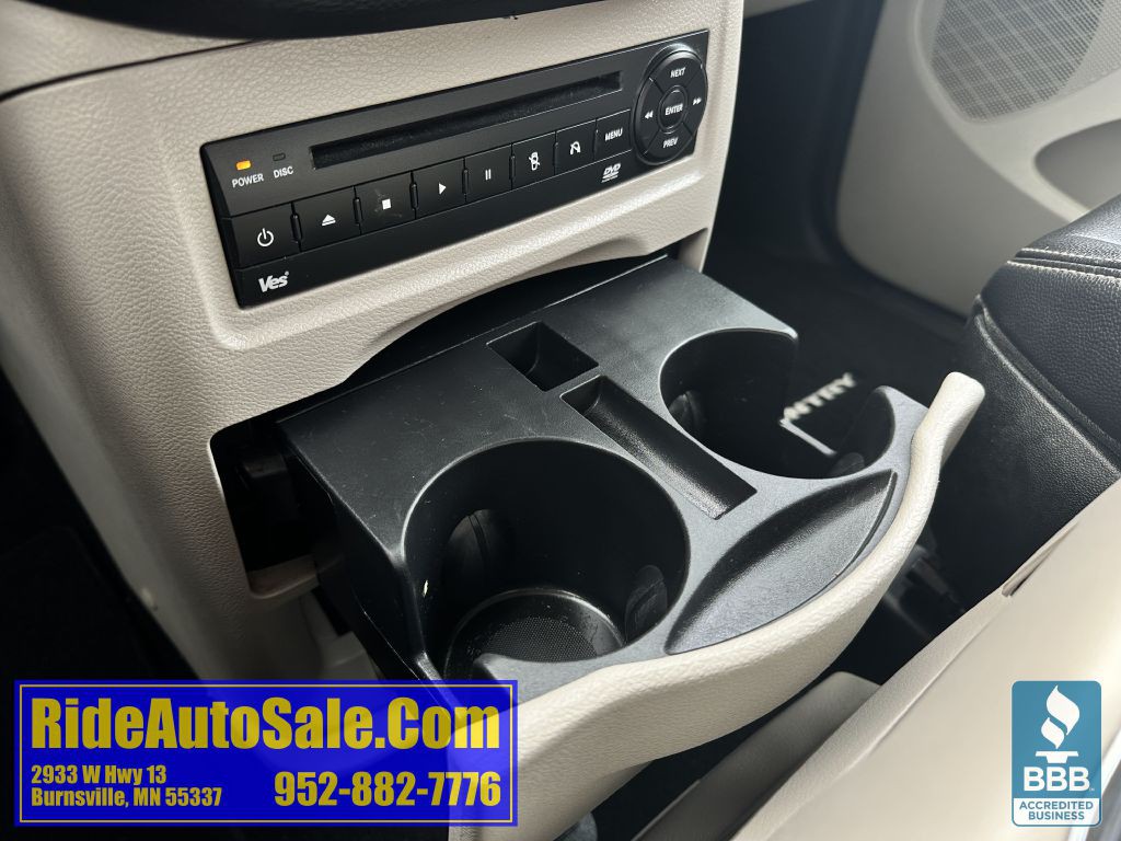 2012 Chrysler Town & Country Image 41