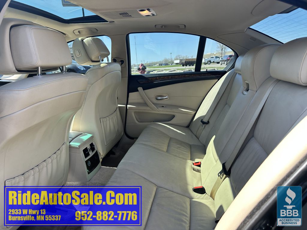 2009 BMW 5 Series Image 11