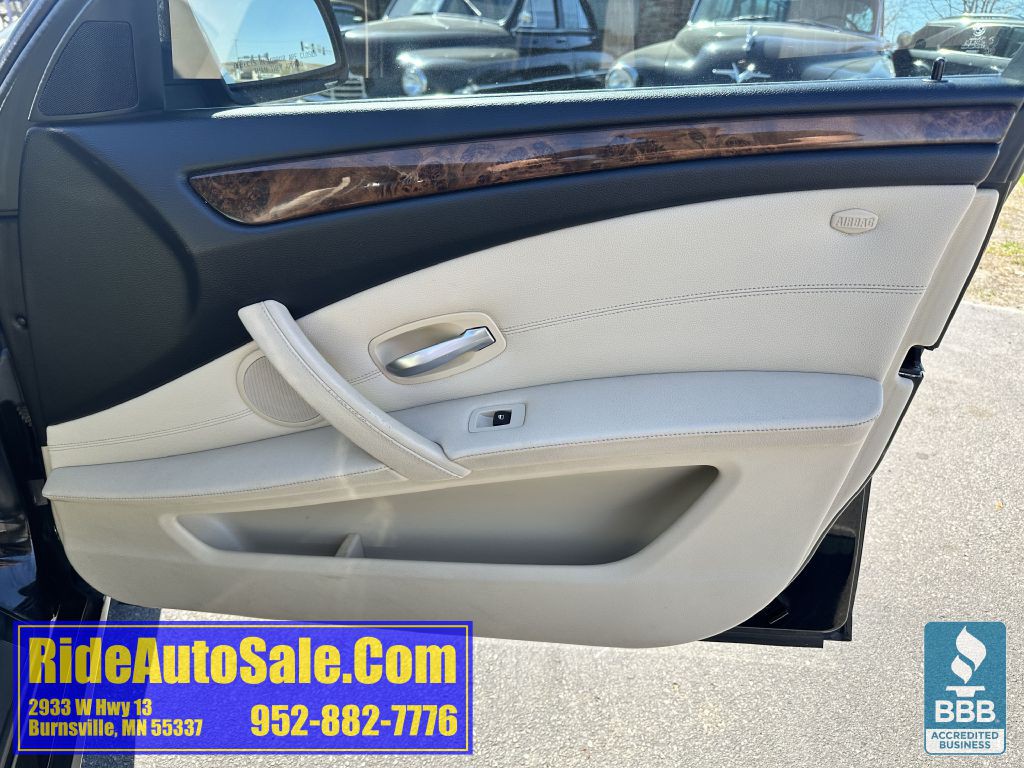 2009 BMW 5 Series Image 12
