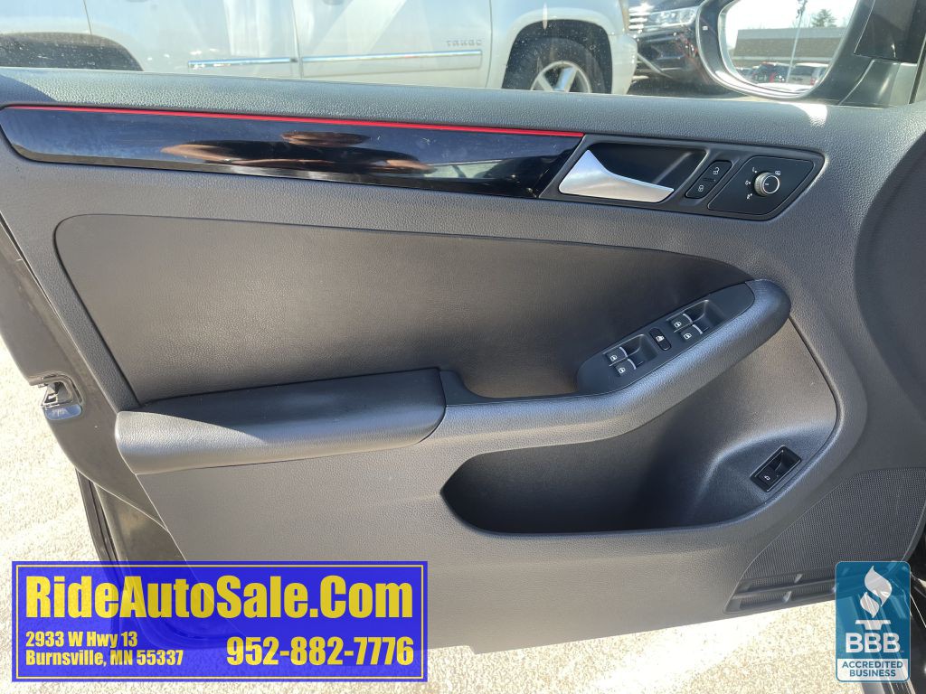 2016 Volkswagen Jetta Image 9