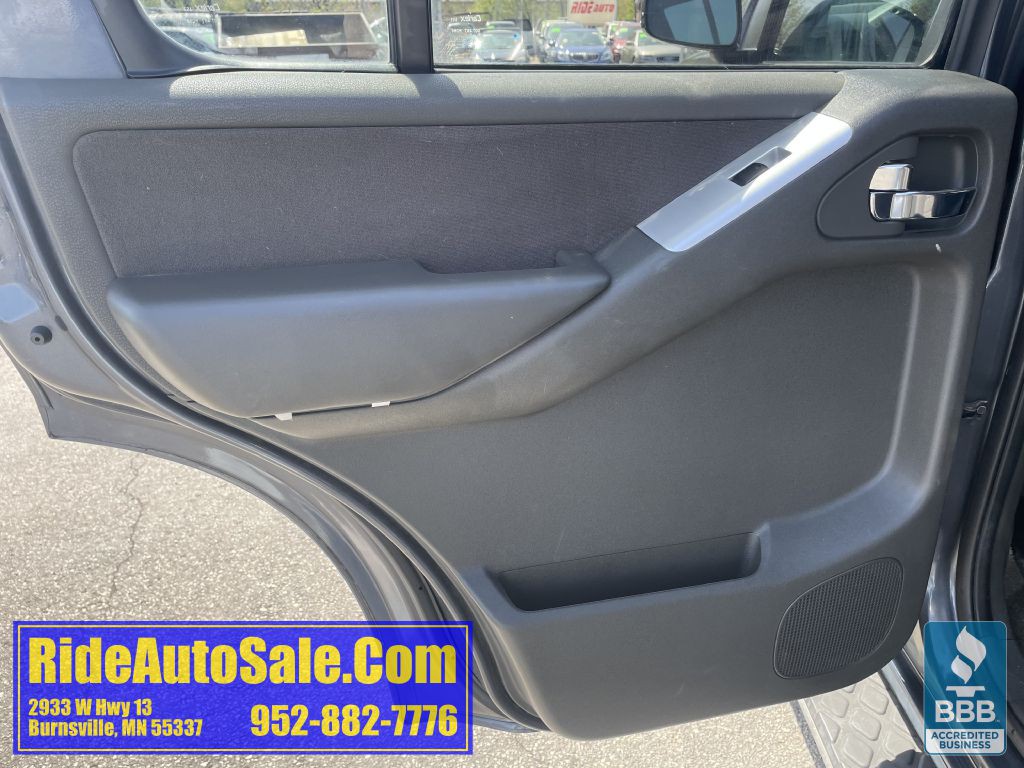 2012 Nissan Pathfinder Image 11