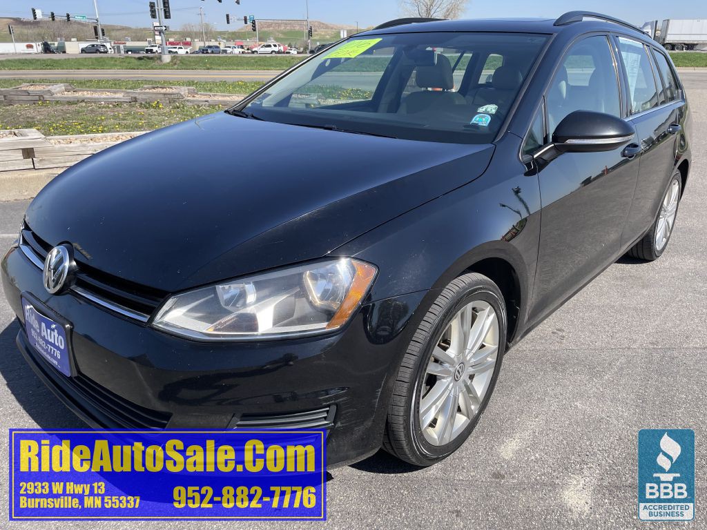 2016 Volkswagen Golf Image 1