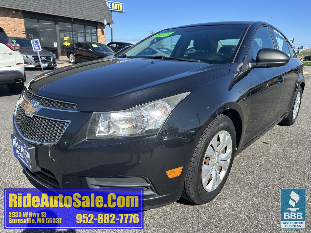 2012 Chevrolet Cruze Image 1