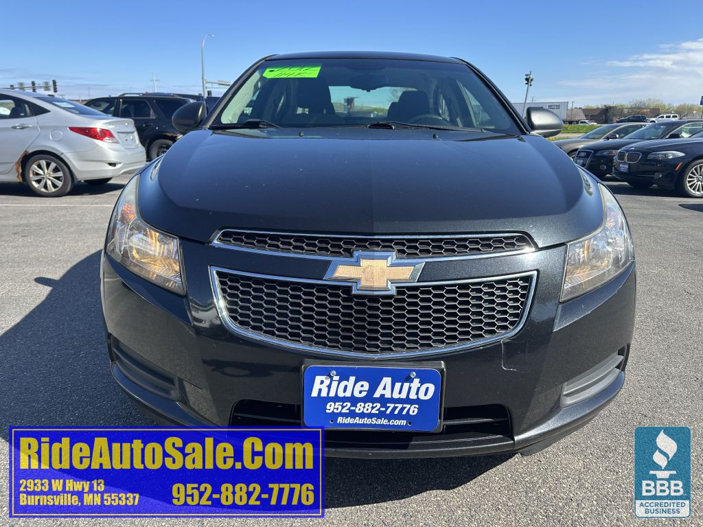 2012 Chevrolet Cruze Image 2