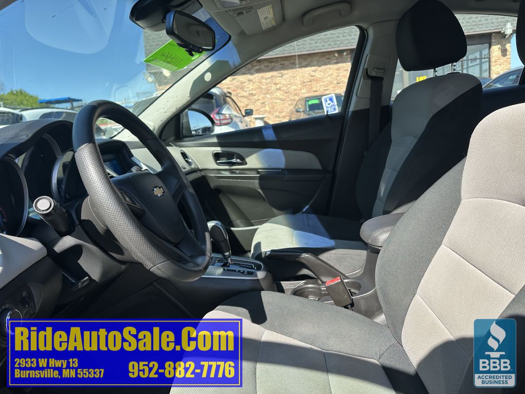 2012 Chevrolet Cruze Image 10