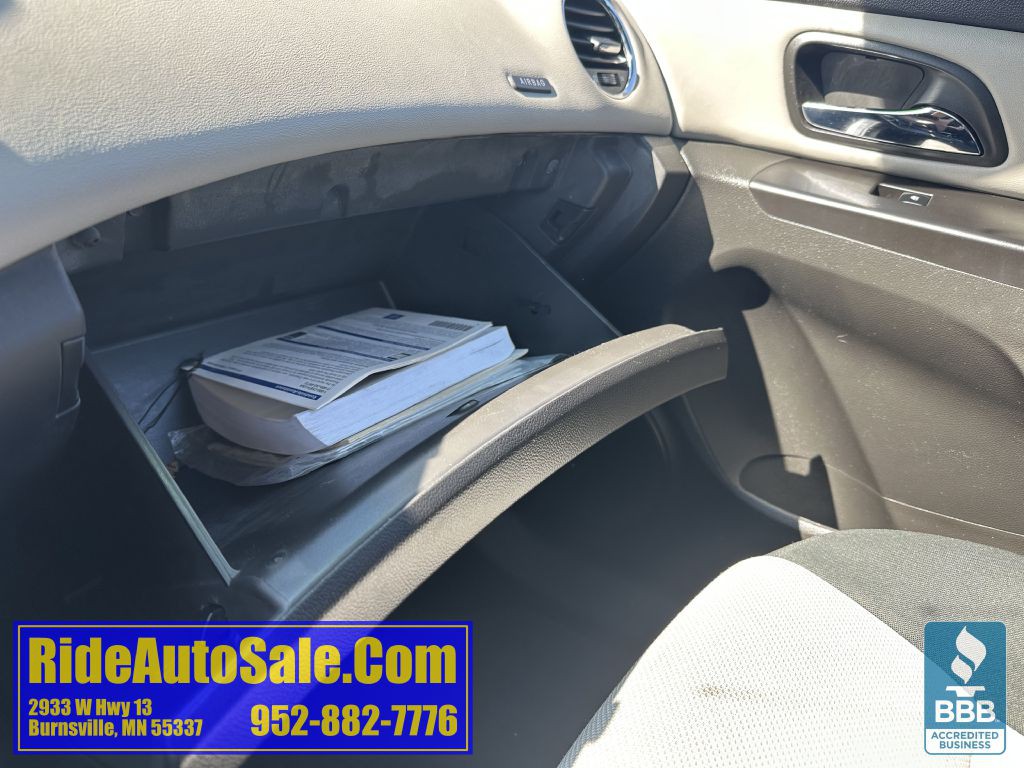 2012 Chevrolet Cruze Image 30