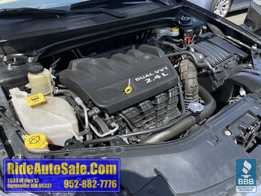 2013 Chrysler 200 Image 28