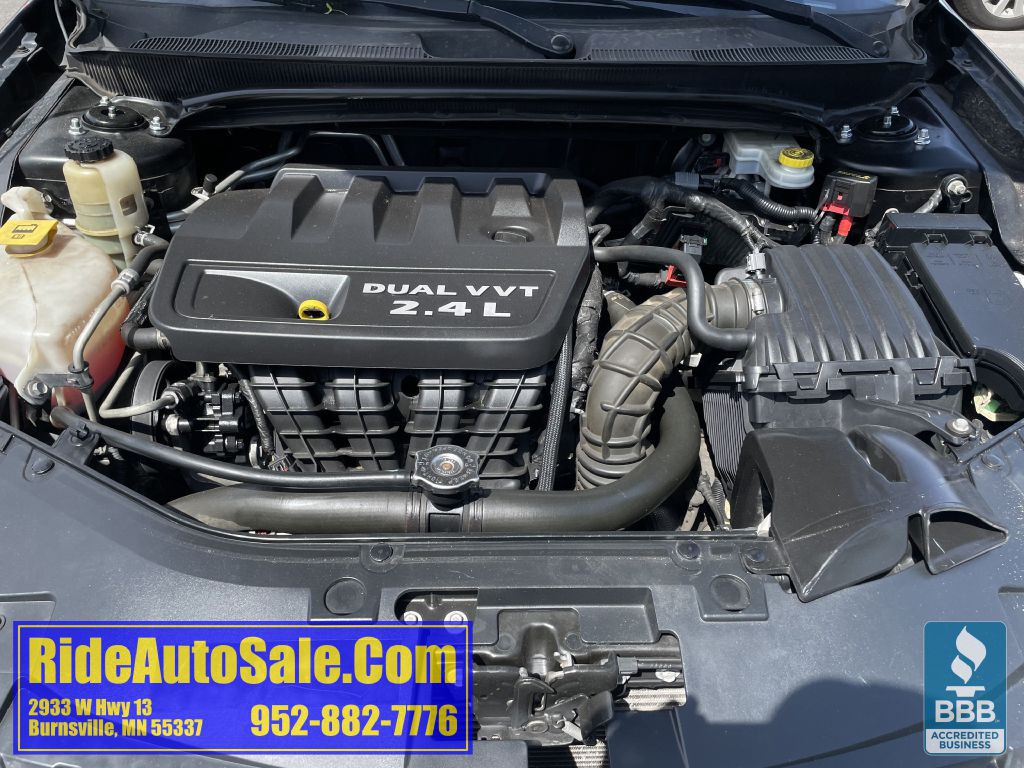 2013 Chrysler 200 Image 29