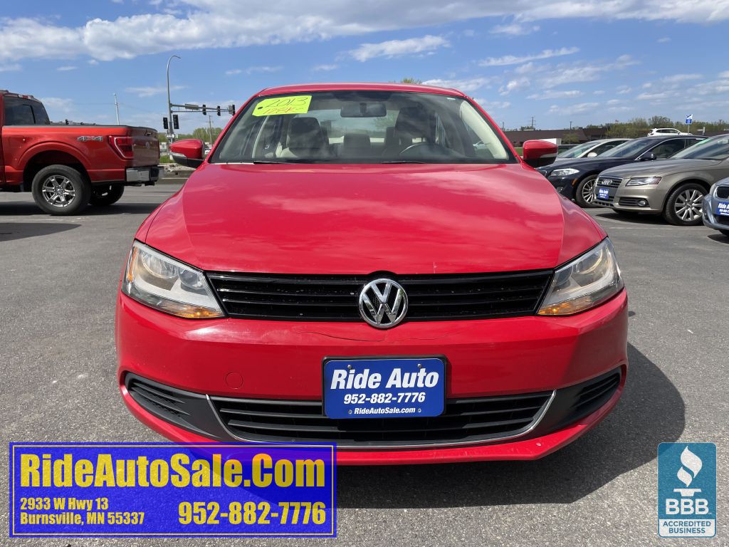 2013 Volkswagen Jetta Image 2