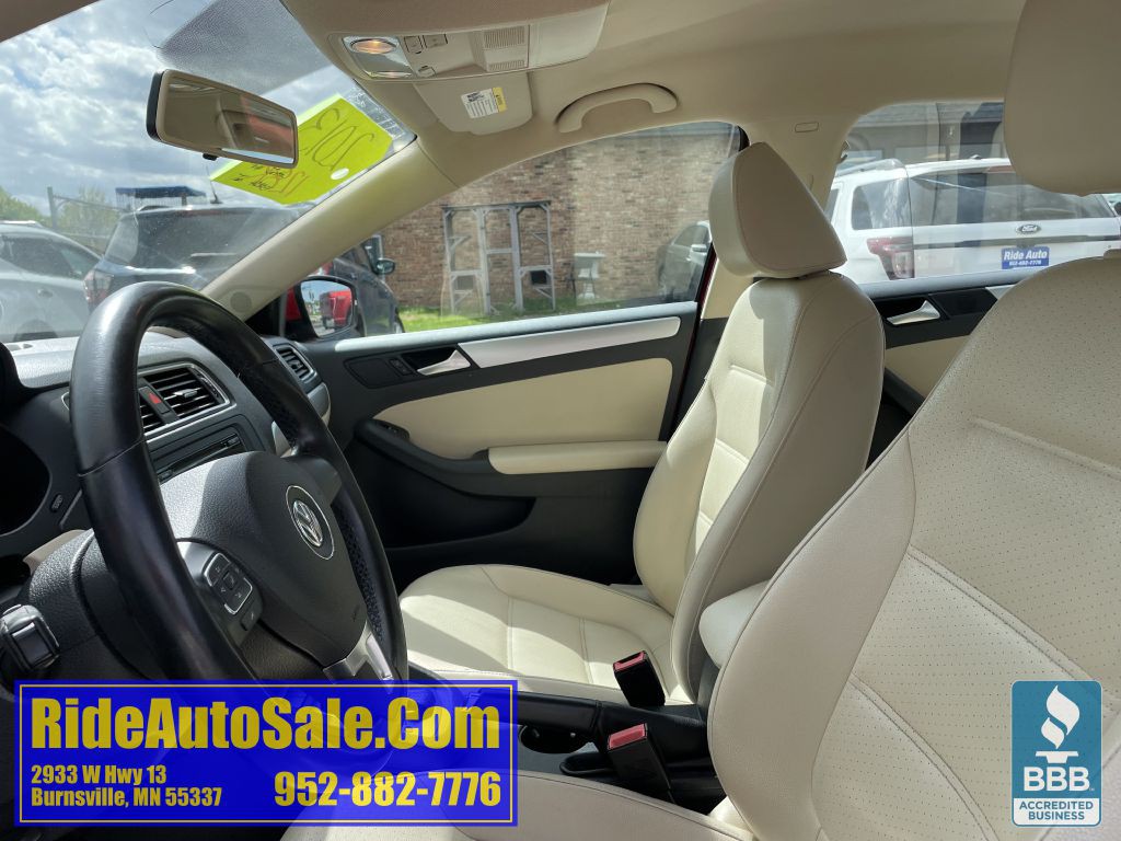 2013 Volkswagen Jetta Image 10
