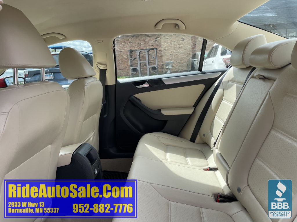 2013 Volkswagen Jetta Image 12