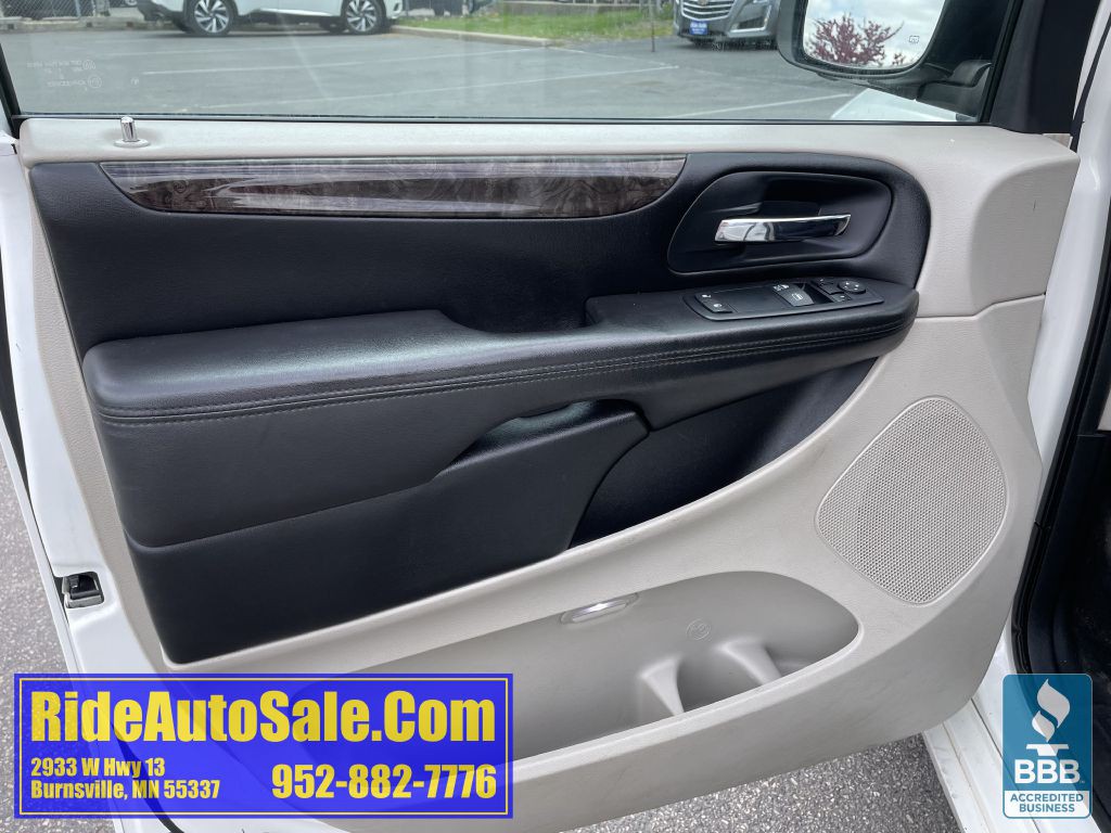 2011 Dodge Grand Caravan Image 9