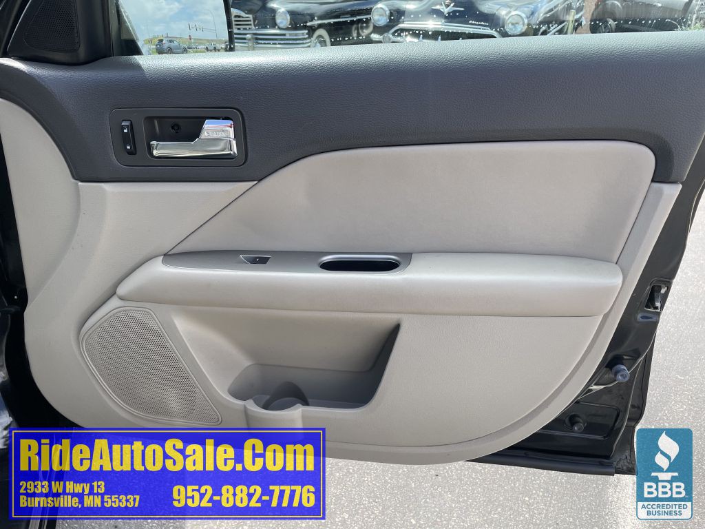 2010 Ford Fusion Image 13