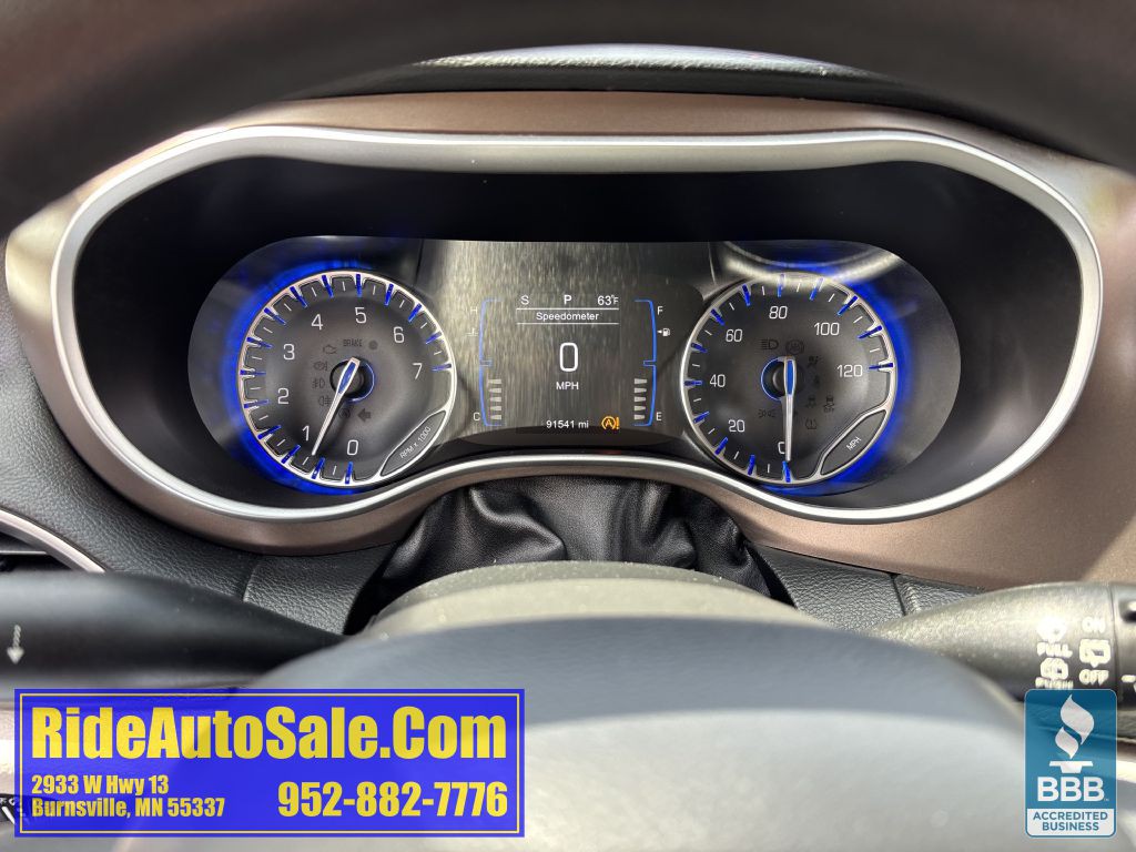 2017 Chrysler Pacifica Image 19