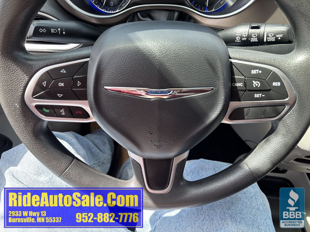 2017 Chrysler Pacifica Image 20