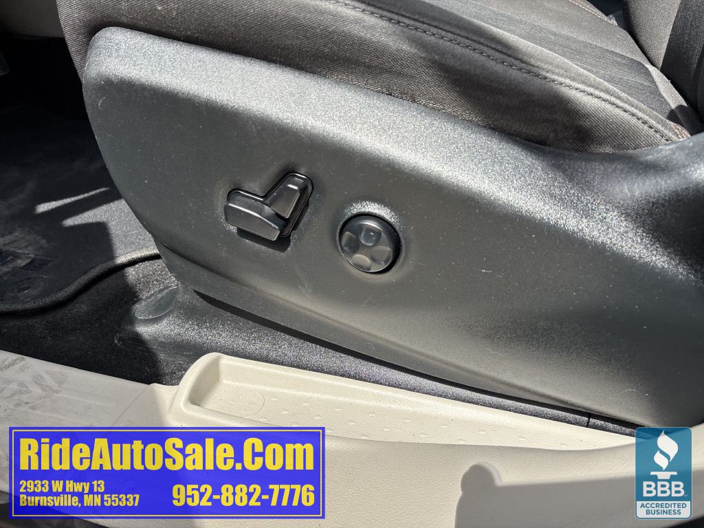2017 Chrysler Pacifica Image 28