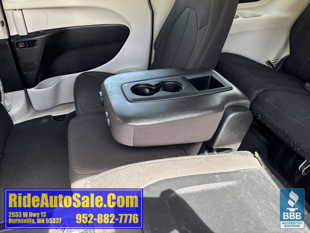 2017 Chrysler Pacifica Image 29