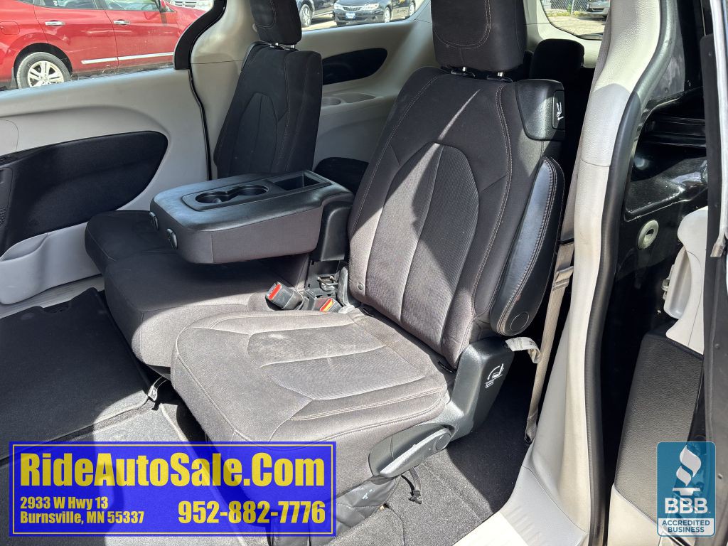 2017 Chrysler Pacifica Image 31