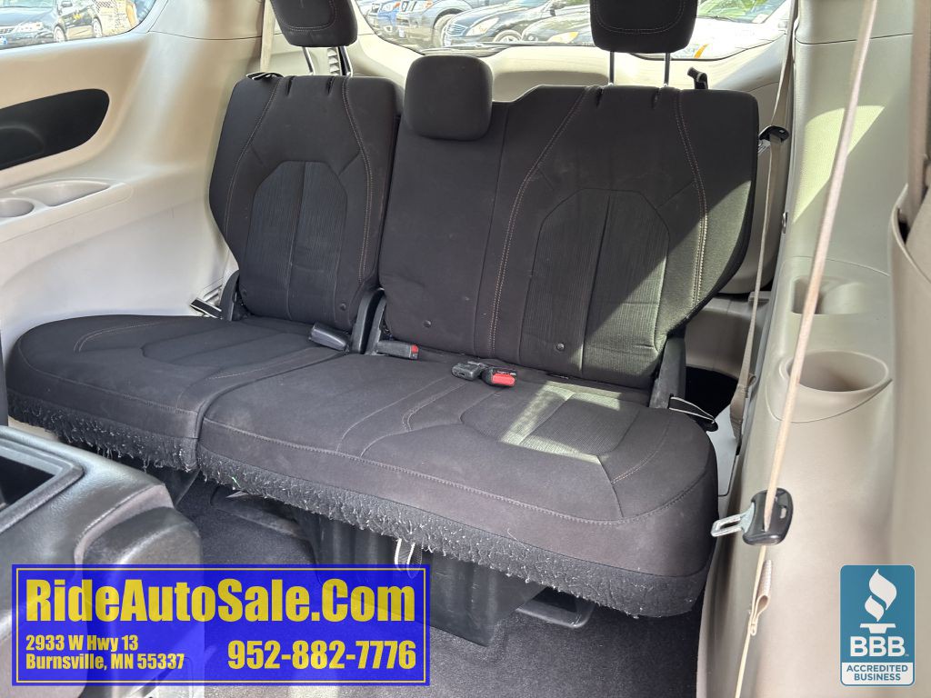 2017 Chrysler Pacifica Image 34
