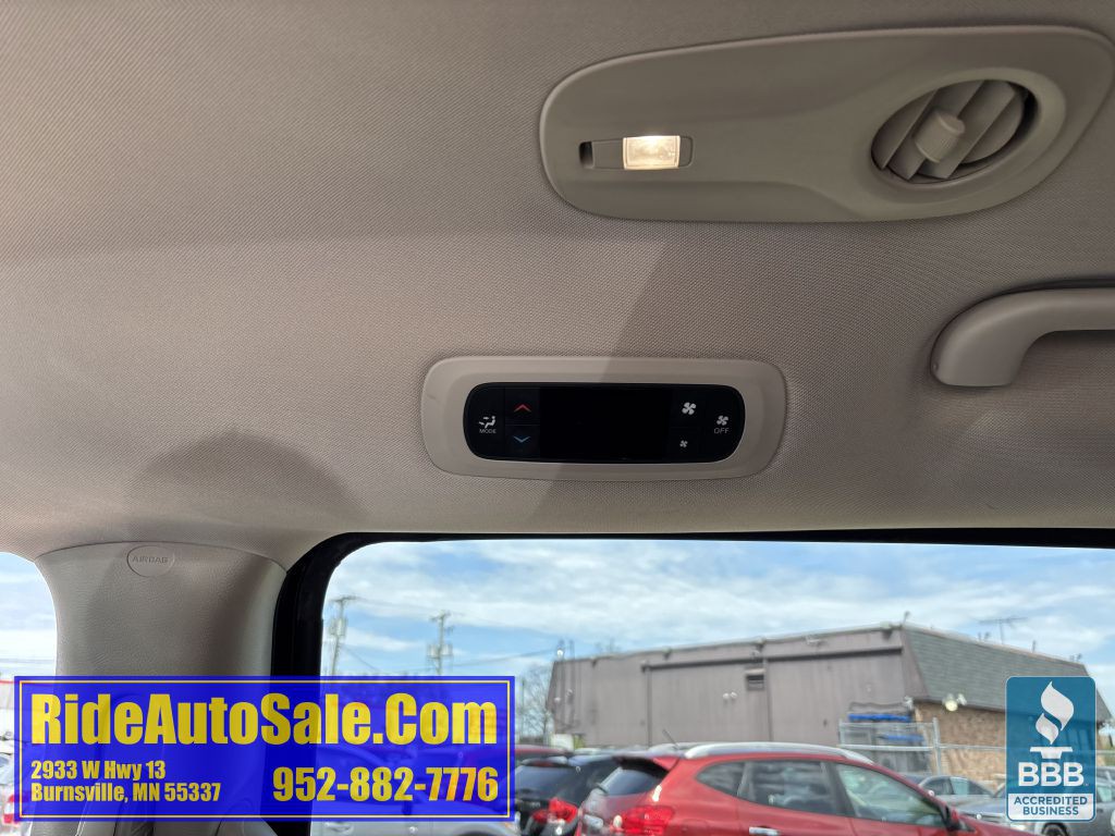 2017 Chrysler Pacifica Image 35