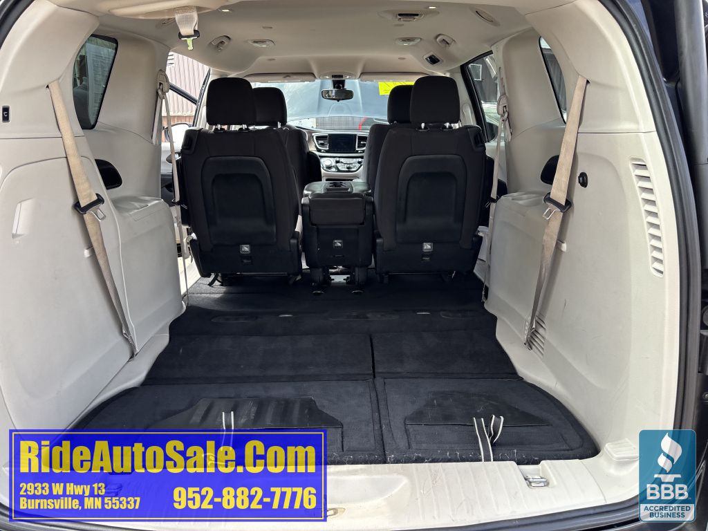 2017 Chrysler Pacifica Image 39