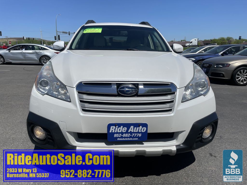 2014 Subaru Outback Image 2