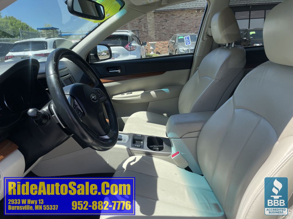 2014 Subaru Outback Image 10