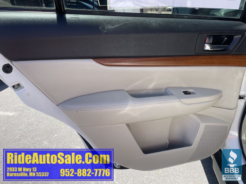 2014 Subaru Outback Image 11