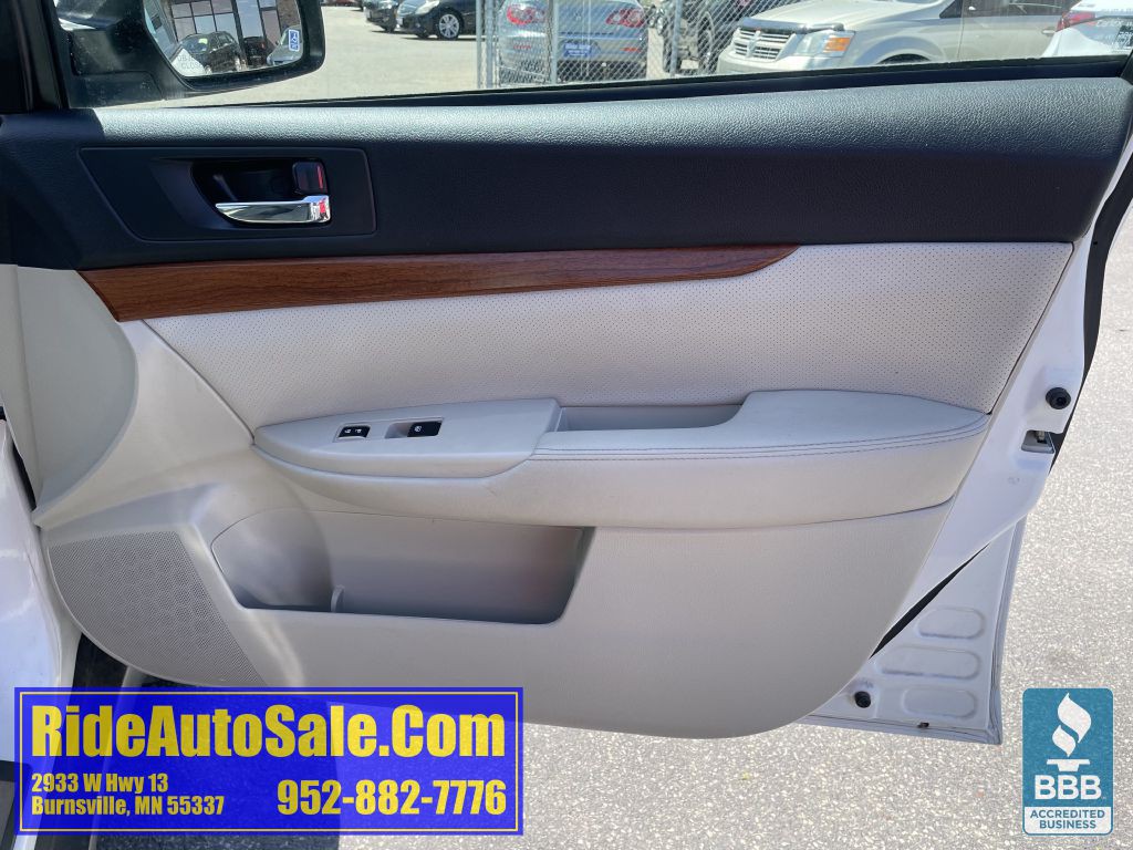 2014 Subaru Outback Image 13